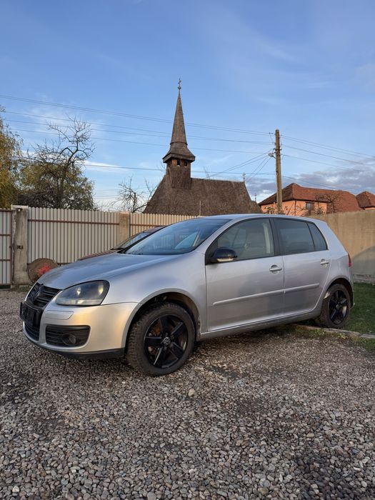 Vând Golf V 2.0TDI