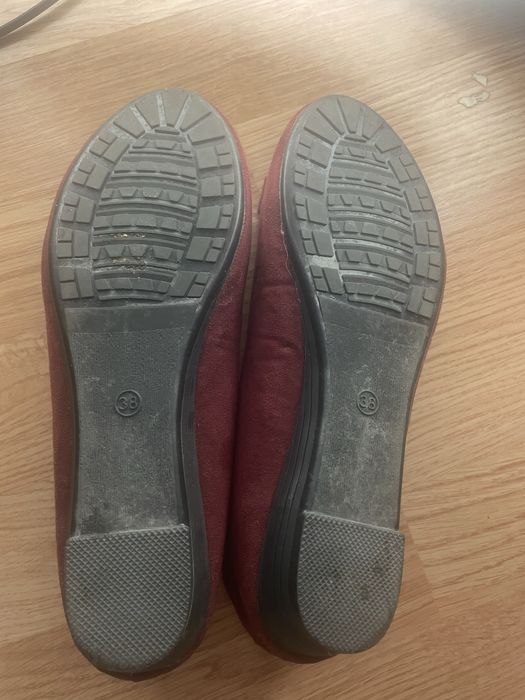 Продам балетки жанские