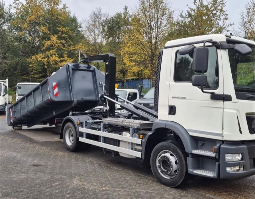 Transport moloz bena detașabilă