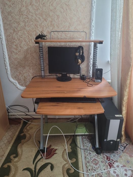 Компьютерный стол с роликом и подставка принтера