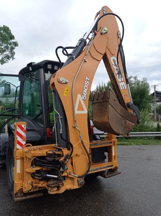 Buldoexcavator CASE 580ST