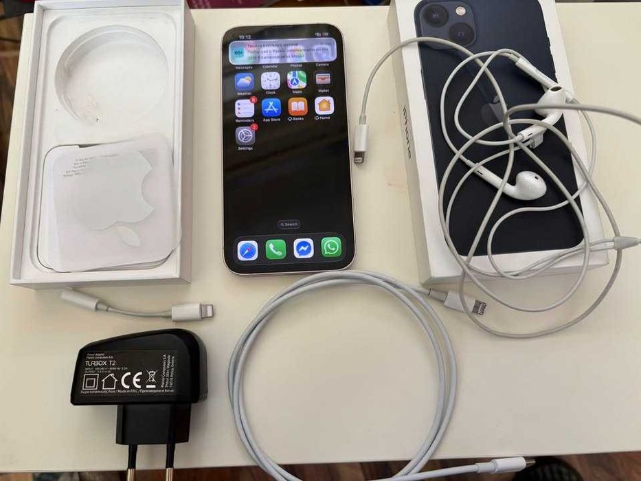 iphone 13 128gb. оригинални кабели, слушалки, преходник, зарядно