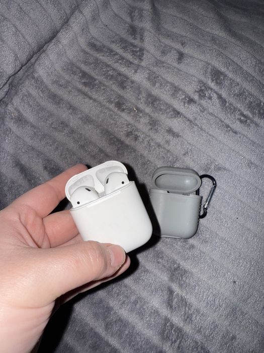 Продается air pods в хорошем состоянии!