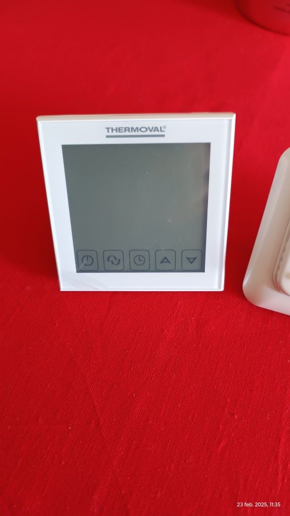 Termostat inteligent încălzire în pardoseală cu wifi