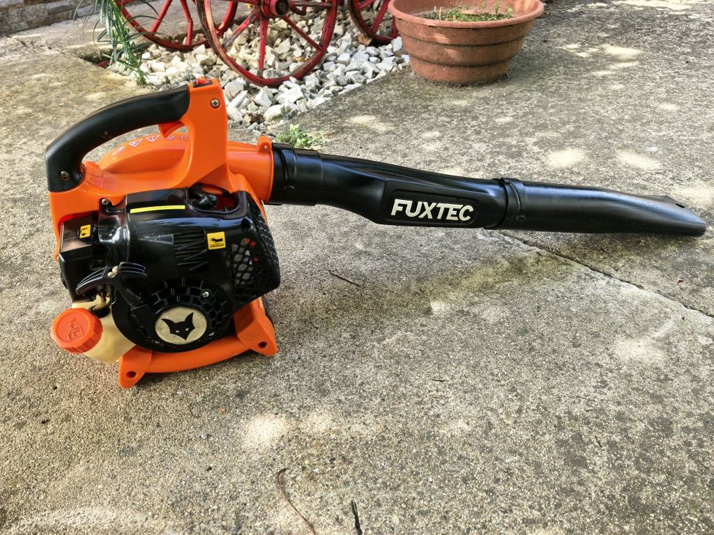 FUXTEC Бензинова Духалка Метла