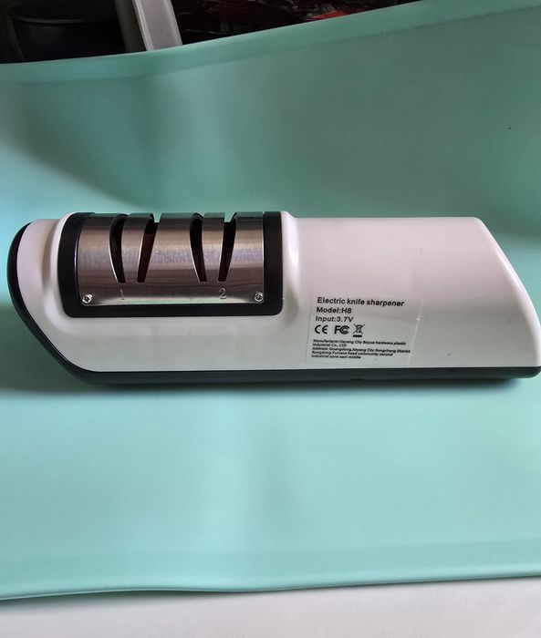 Ascuțit cuțite electric (acumulator)