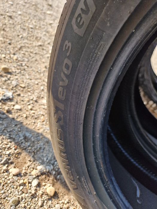 Anvelope 255/45R19 marca Hankook, DOT 2022,6 mm