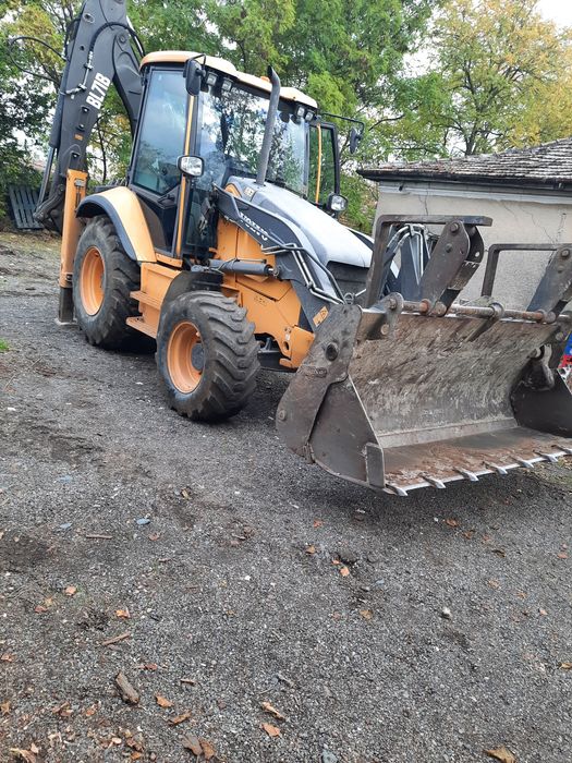 DE inchiriat Buldoescavator