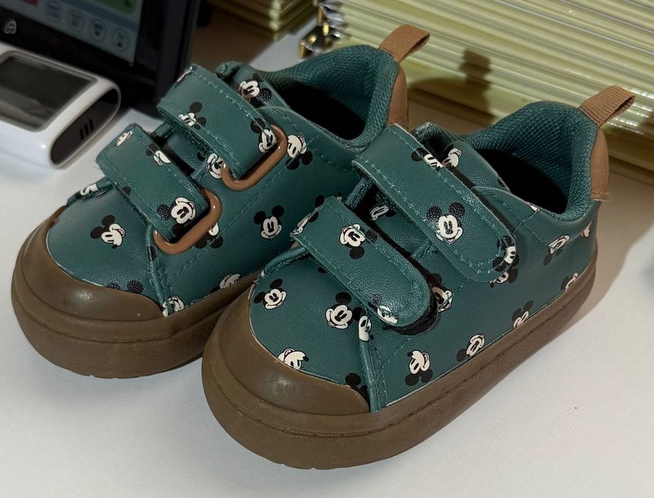 Обувки Mickey H&M р-р 18-19