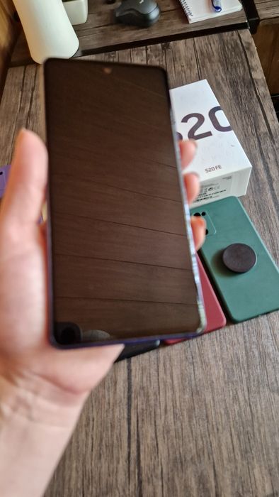 Vând Samsung S20 FE