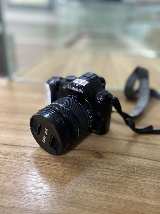 Фотоаппарат Samsung NX10