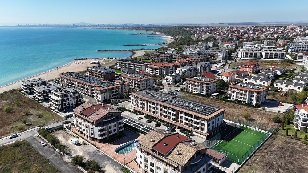 Тристаен апартамент с панорама море в луксозна сграда в кв.Сарафово