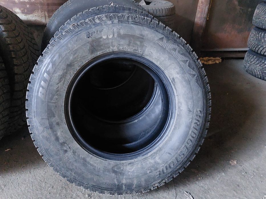 Шины зимние 255/70R16 111T