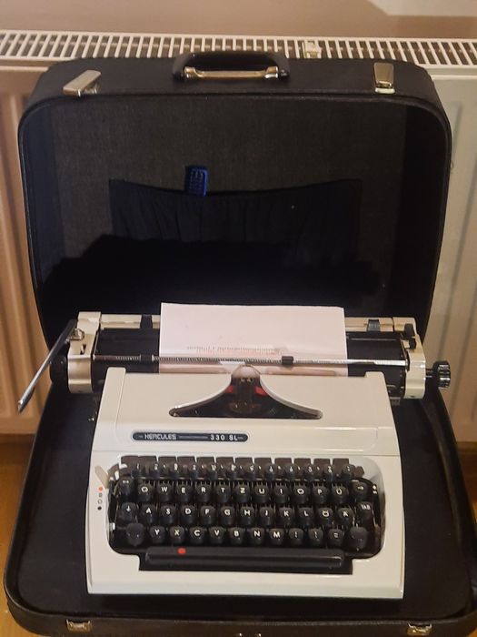 Mașină de scris Hercules 330 SL impecabilă