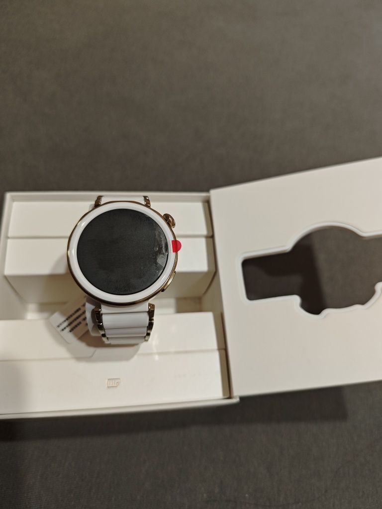 Huawei watch GT 5 Pro ceramic white