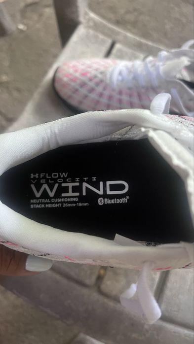 Under Armour UA W FLOW Velociti Wind-38,5/ бартер за други 39 номер