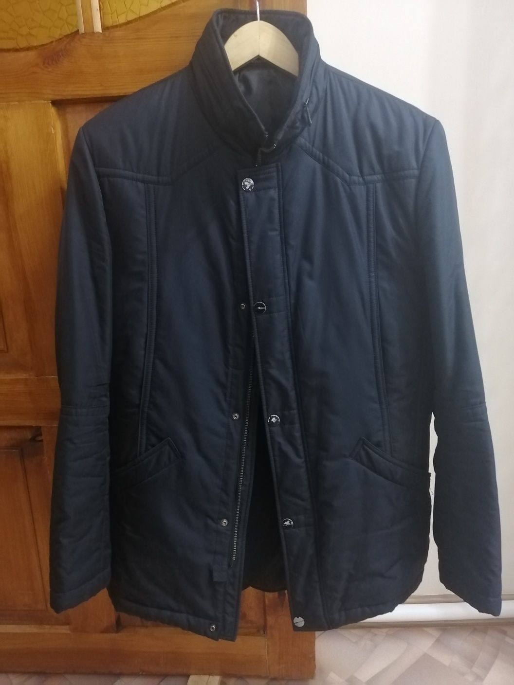Продам мужская куртка осень размер 50