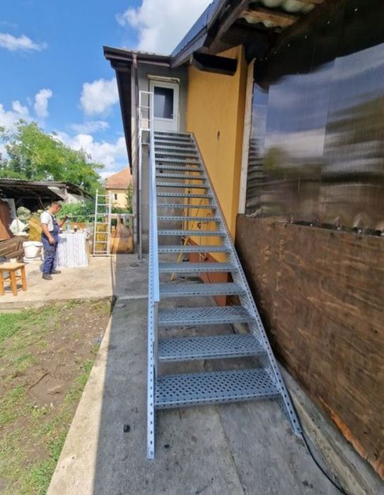 Scări metalice galvanizate la orice demisiune asiguram transport ori u
