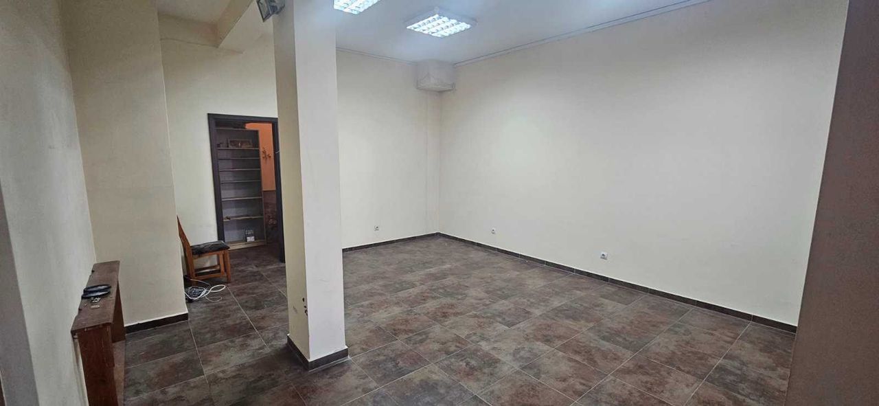 Дава се под наем Ателие в София, Банишора - 40 кв.м за 300 € - Снимка #4