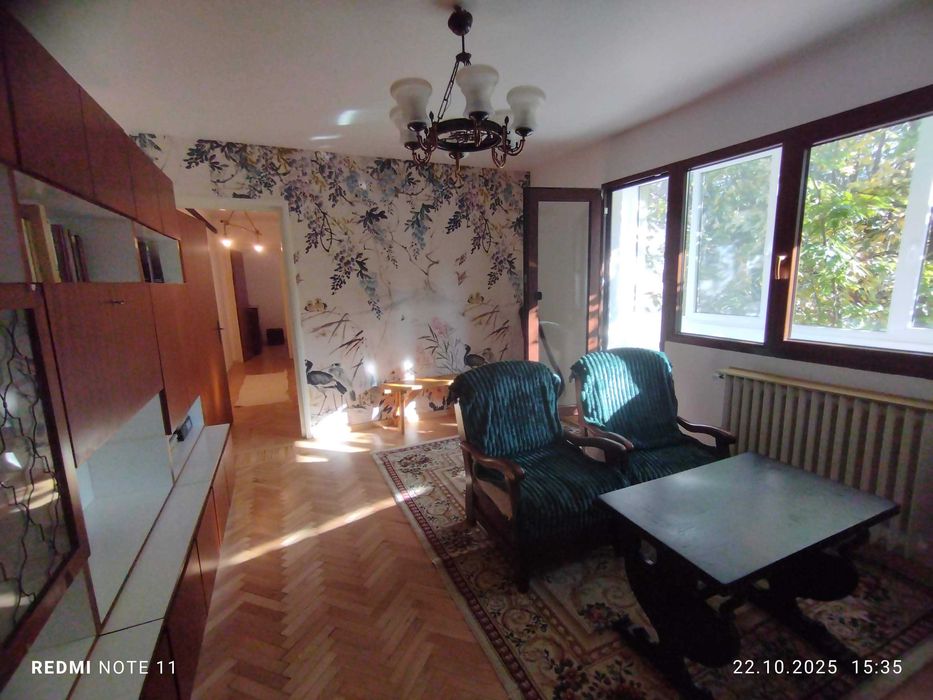 închiriez apartament cu 3 camere in Cartier Berceni