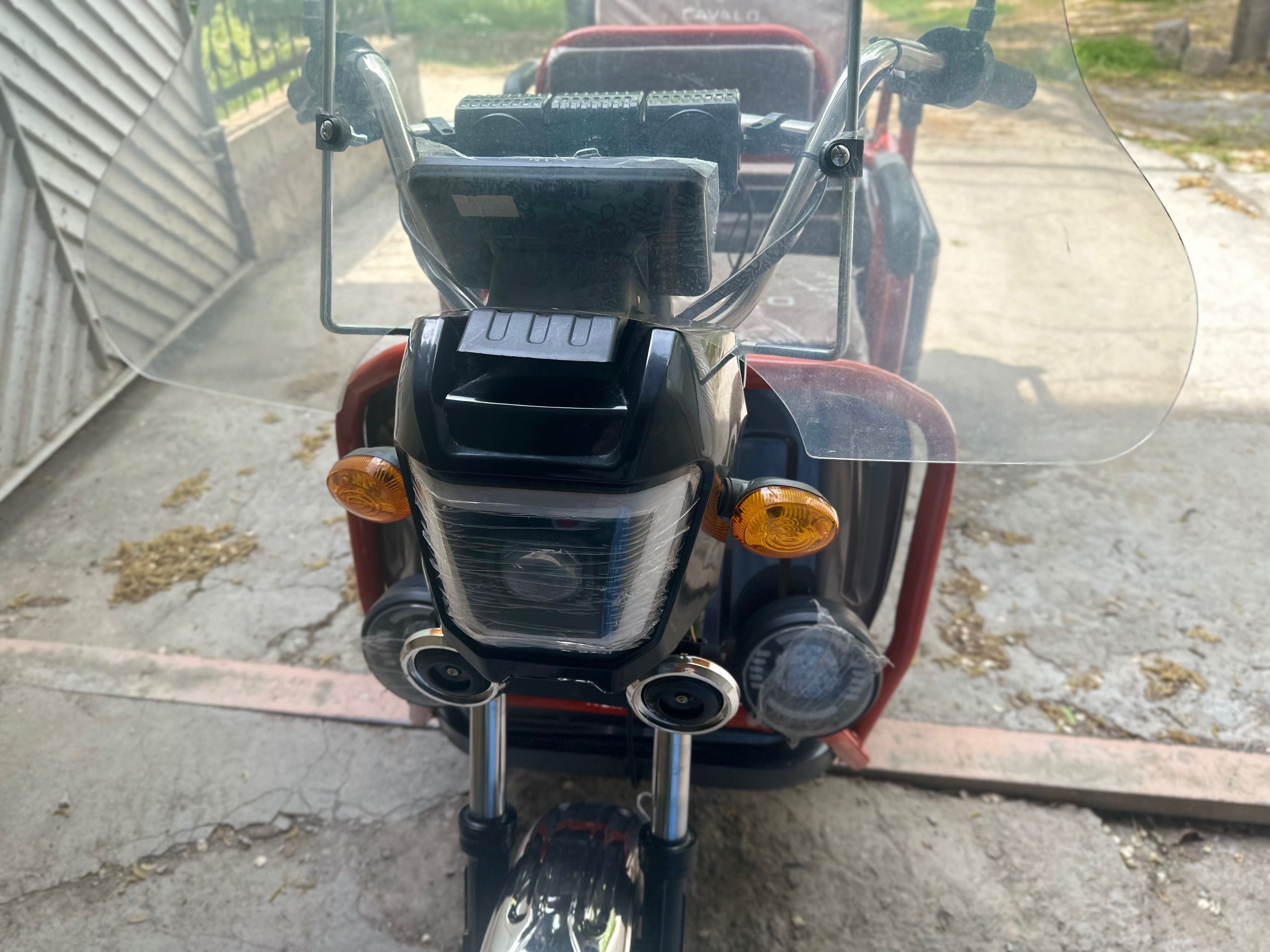 Cavalo 1.1 model  skuter moped