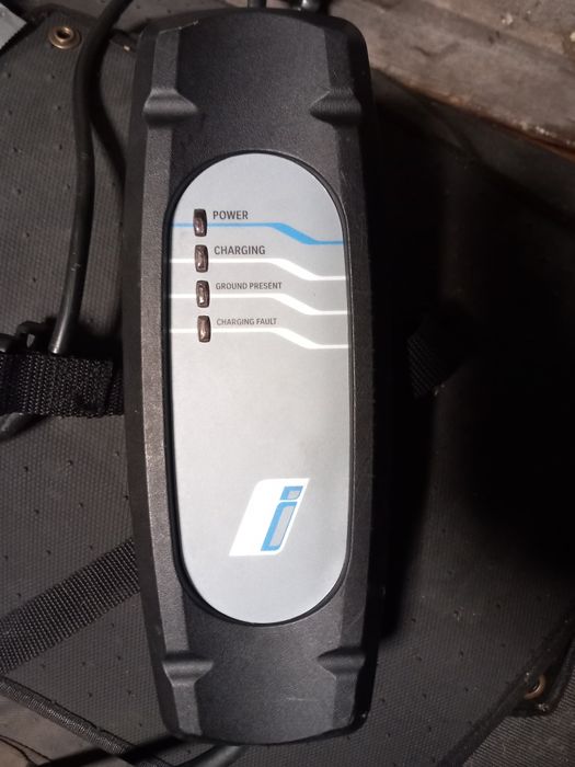 Монофазно зарядно за електромобил