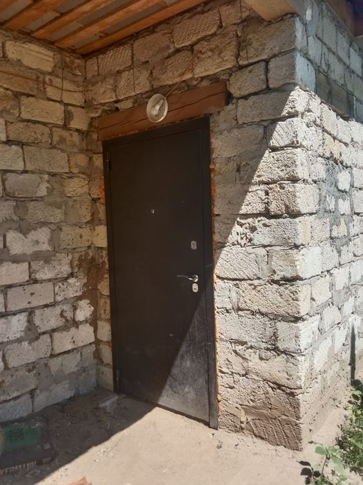Продаж дом в черновом варианте на дачном участке на