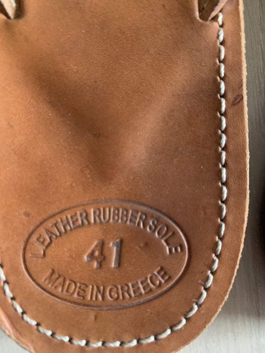 Vand șlapi ( 40) din piele.