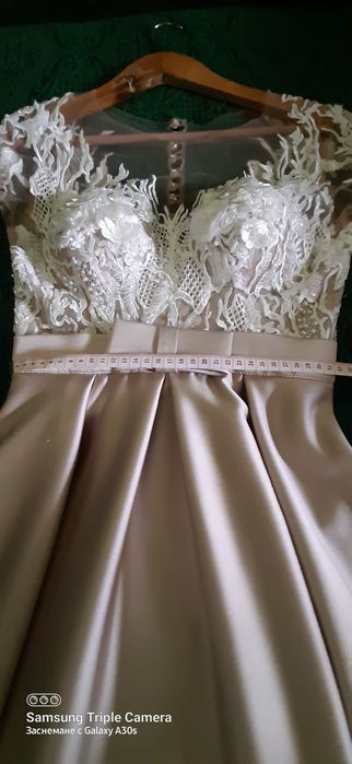 Дамска рокля с дантела