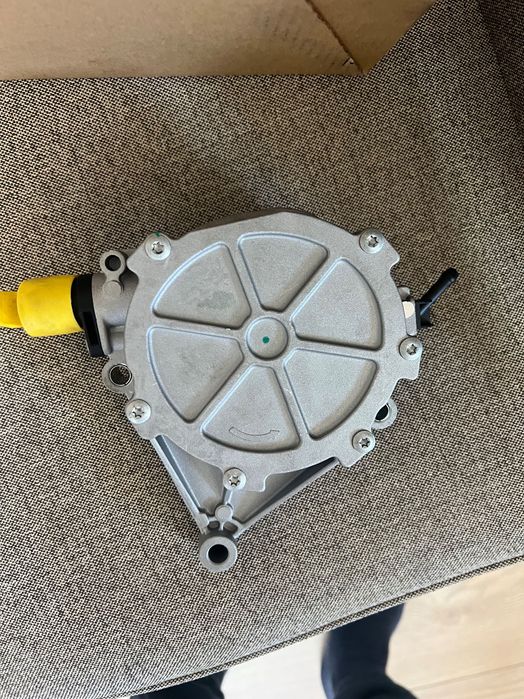 Вакумна помпа ф30 engitech