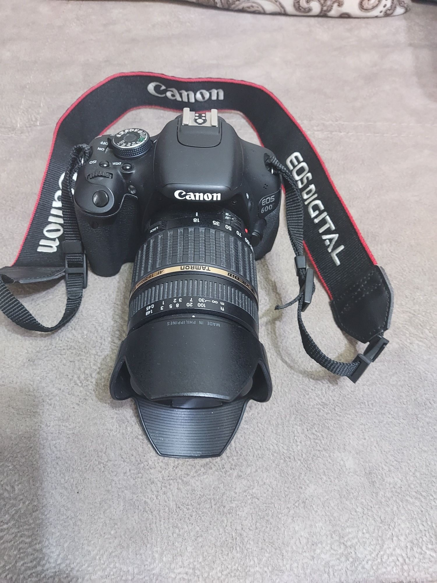 Зеркальный фотоаппарат Canon EOS600D  производство Япония