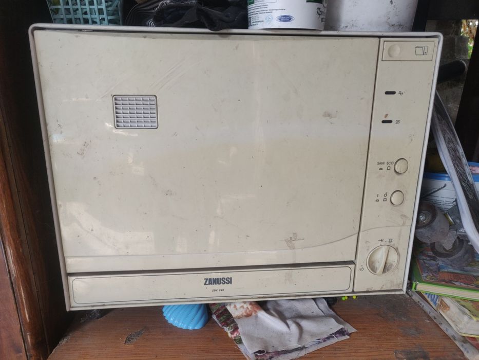 Посудомоечная машина Zanussi ZDC 240
