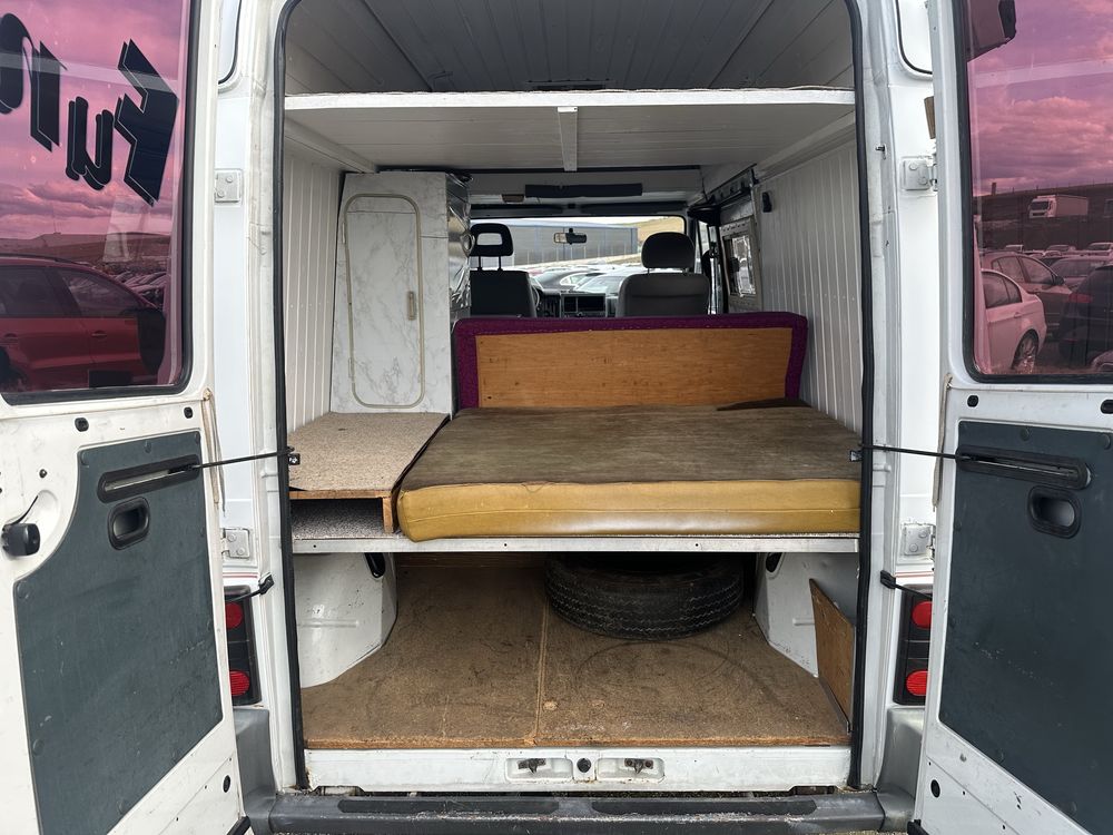 Autorulota Renault Trafic