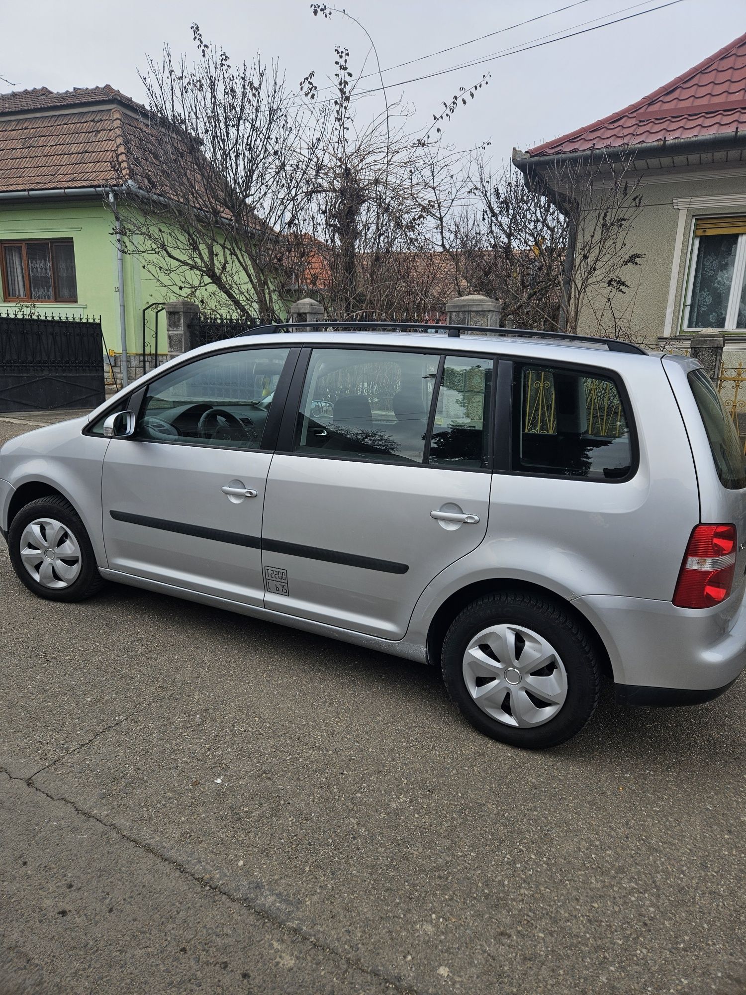 Vw touran,autoutilitara cu 2 locuri