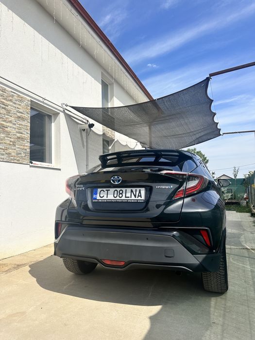 Toyota C-HR Hibrid – proprietar, dotări premium, cauciucuri noi