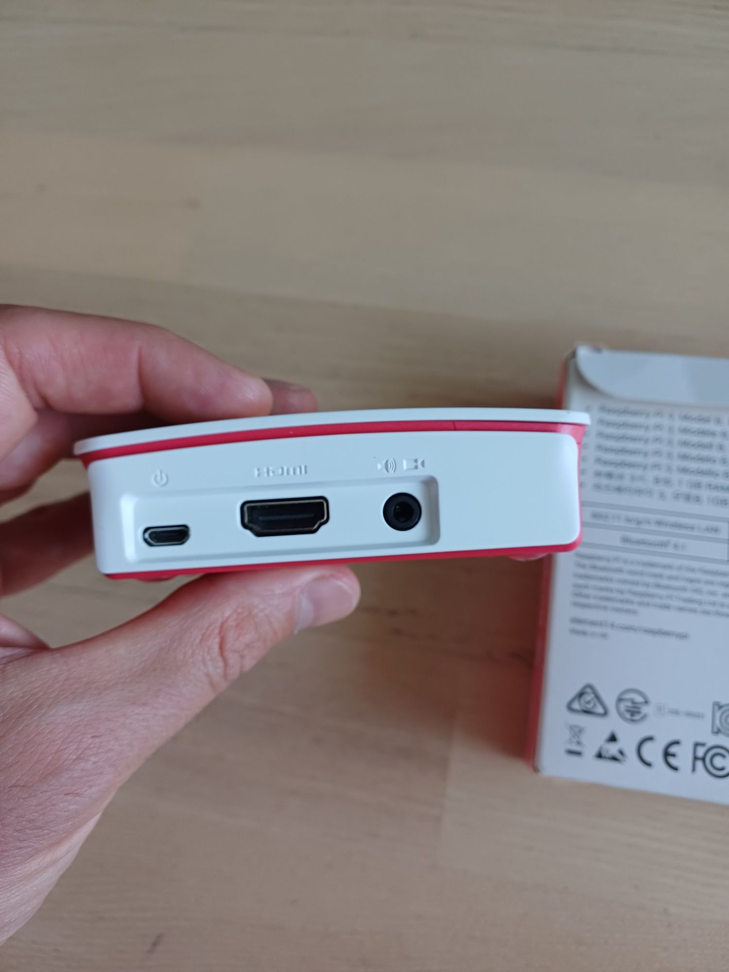 Vând Raspberry Pi 3 model B