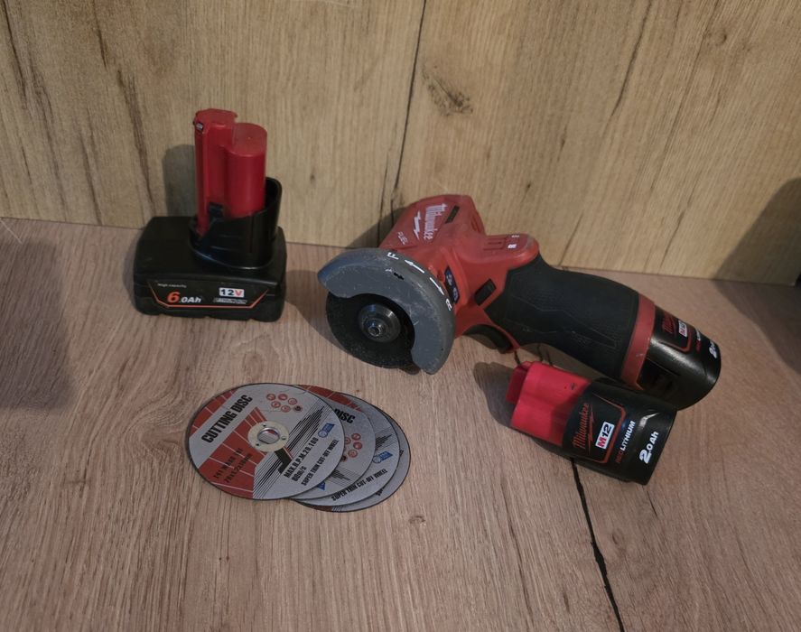 Milwaukee M12 FCOT mini flex
