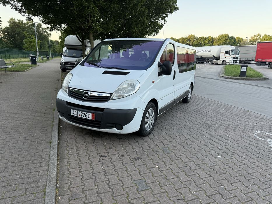 Opel vivaro  9 locuri 2013 pasul lung