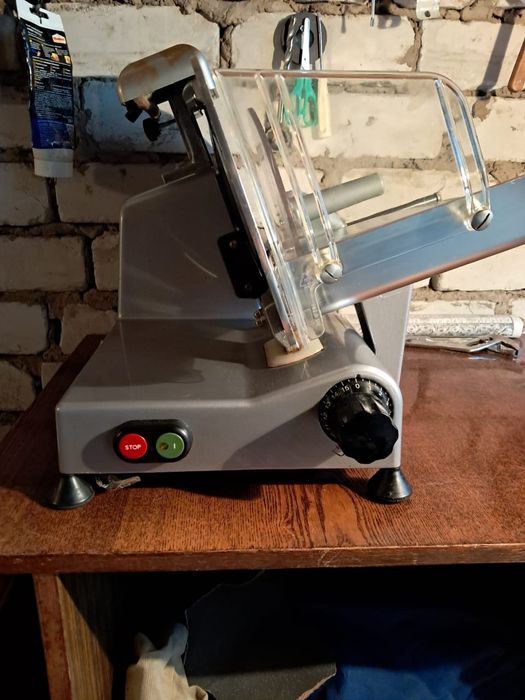 Продам слайсер в отличном состоянии