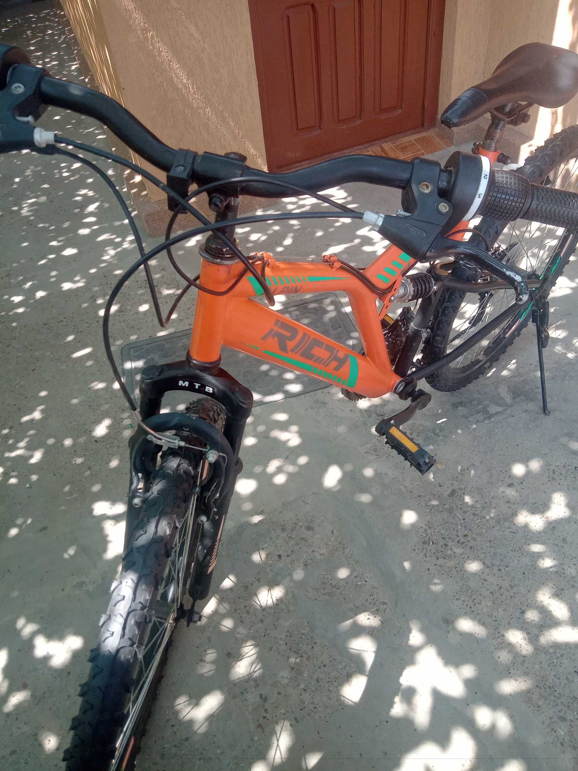 Vând bicicletă stare foarte bună