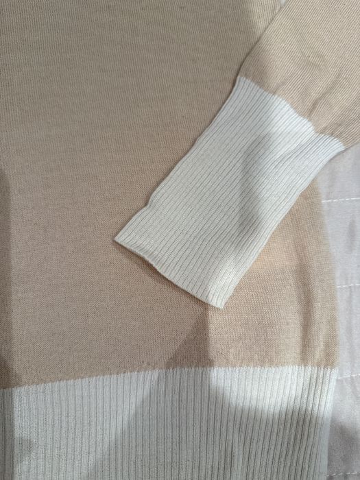 Дамски нежен пуловер