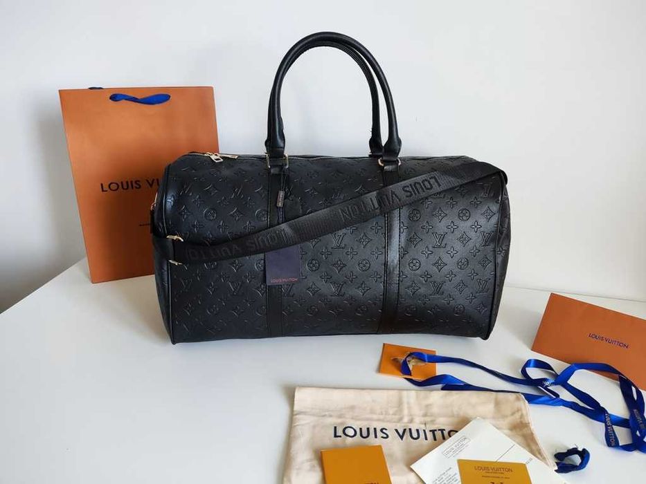 In stoc voiaj, geanta sport nou Louis Vuitton 986-5