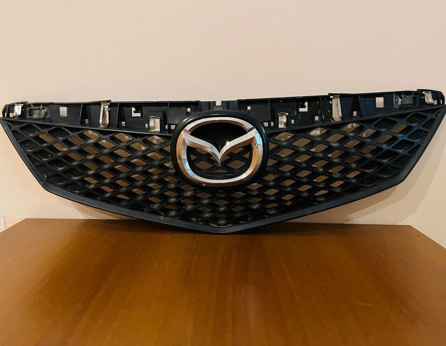Решетка Mazda 2 I (DY) 2003-2004