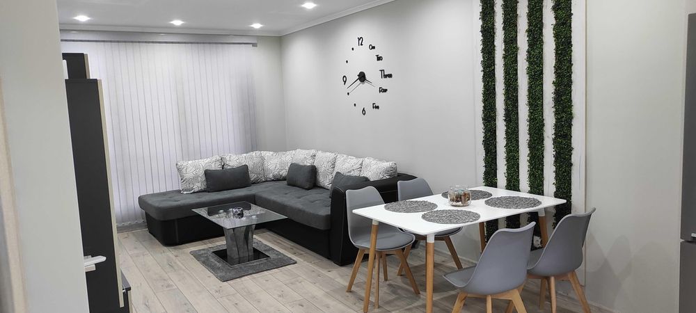 Дава се под наем Двустаен апартамент в Пловдив, Тракия - 75 кв.м за 550 € - Снимка #1