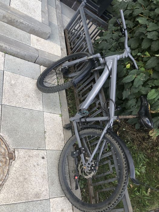 Велосипед хороший ,покрашенный