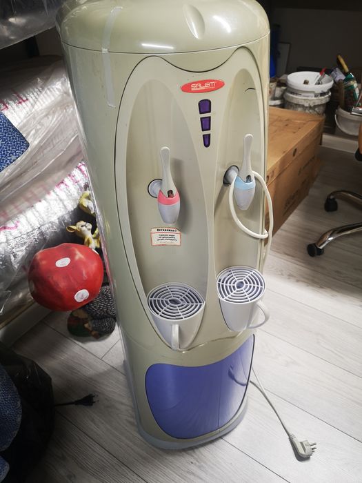 Кулер для воды всё работает