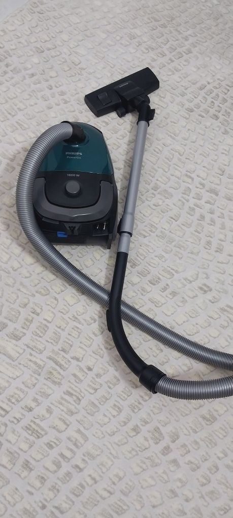 Пылесос Phillips power go, 1600 w