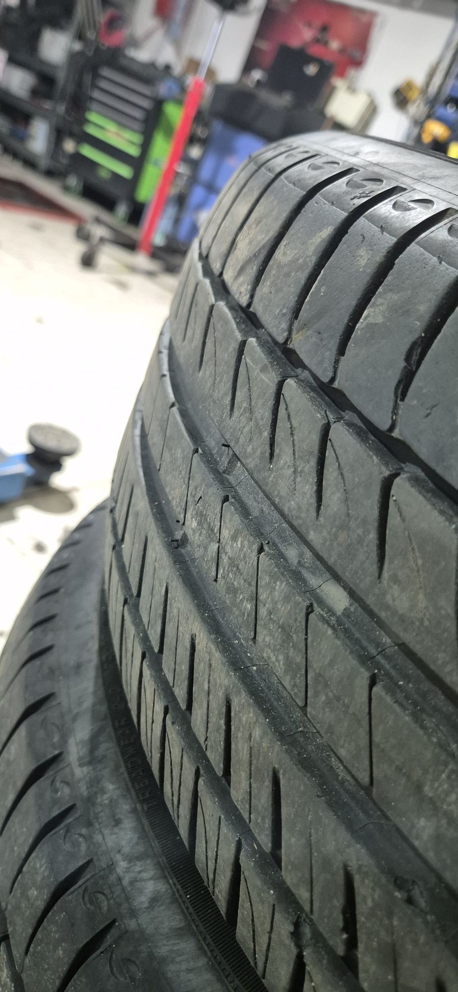 225 60 R16 michelin