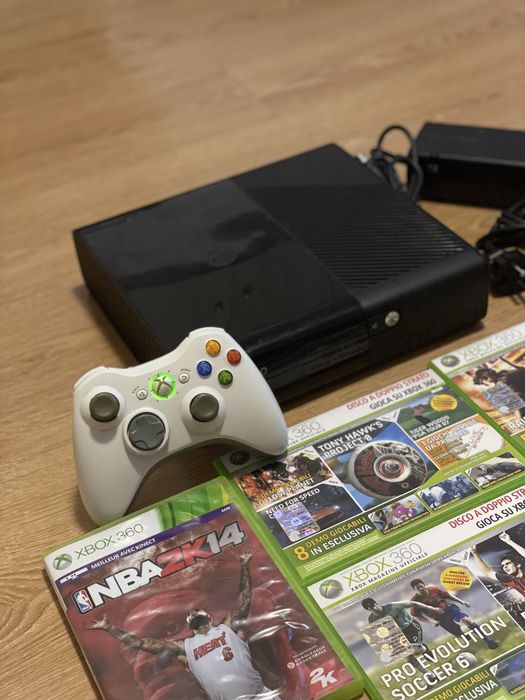 Consola XBOX 360 E (superslim)! Controller + Jocuri!