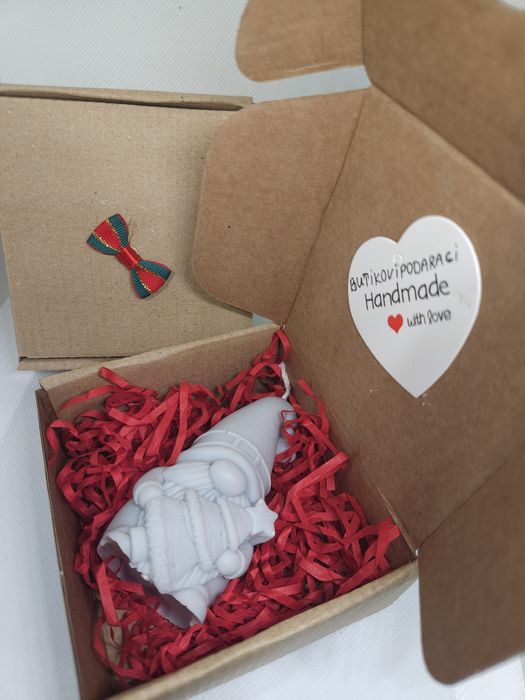 Коледна кутия от соеви свещи със страхотен аромат